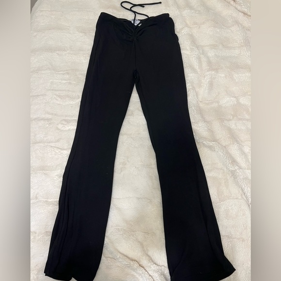 Princess Polly black lounge pants - Picture 3 of 7